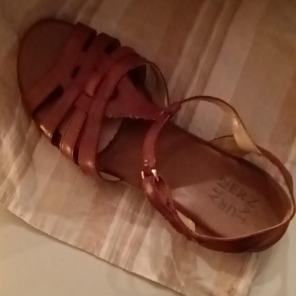 Ladies Naturalize Sandle, size 9,brown leather